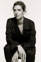 LR0935_BB_SUNDAY_TIMES_STYLE_170216_STSTYLE_VANESSA_KIRBY_SH7_045_F3.png