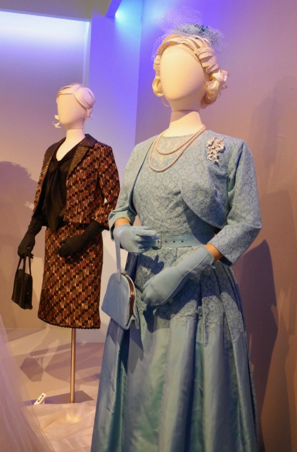 Crown_season2_costumes.jpg Crown_season2_costumes.jpg