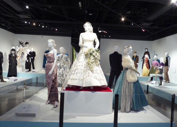The_crown_season_1_costumes.jpg The_crown_season_1_costumes.jpg