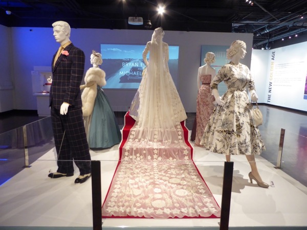 crown_TV_costumes.jpg crown_TV_costumes.jpg