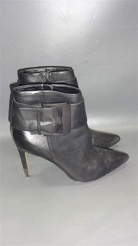 MeBeforeYouByAldoSize9Leather-SoldbyVipFanClubs.jpg