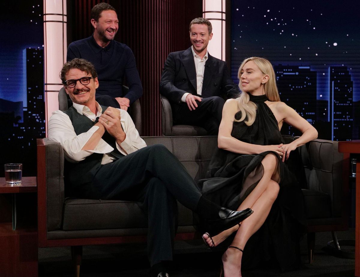 Click to view full size image
==============
jimmykimmellive_28529.jpg jimmykimmellive_28529.jpg